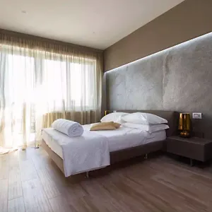 ginevra-rooms.it-lombardy.com/